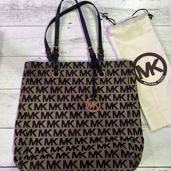 Michael Kors Handbags - Michael Kors MK Signature Tote Bag Purse Laptop GREAT SIZE Black Tan